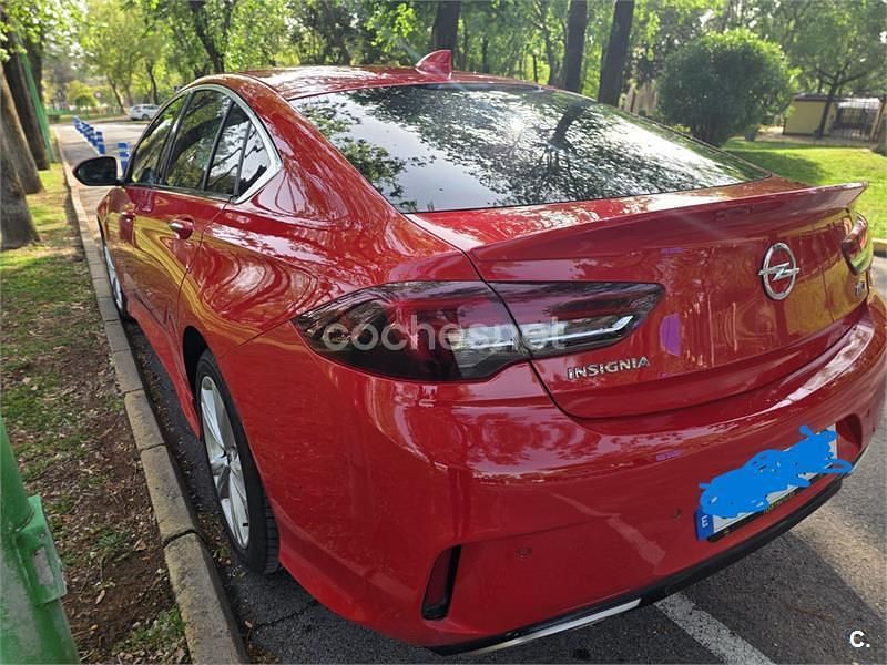 Usado Opel Insignia Excellence 210 CV (154 kW) 2018 Rojo Familiar