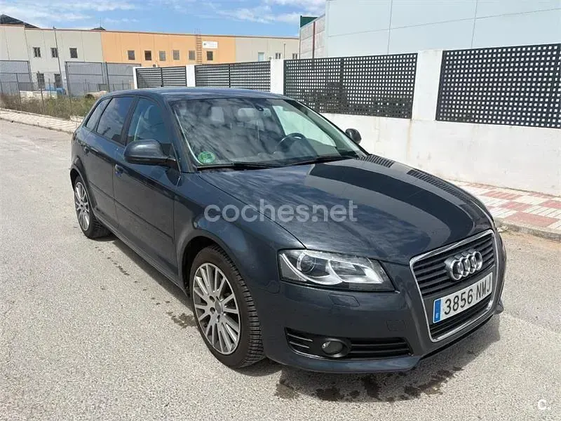 Usado Audi A3 Sportback Attraction 125 CV (91 kW) 2009 Negro Utilitario
