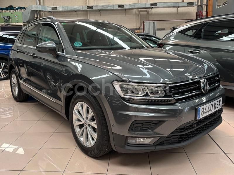 Gris / plata Usado 2019 VW Tiguan Advance SUV | 24.500 € (Buen precio) - Imagen 1/4