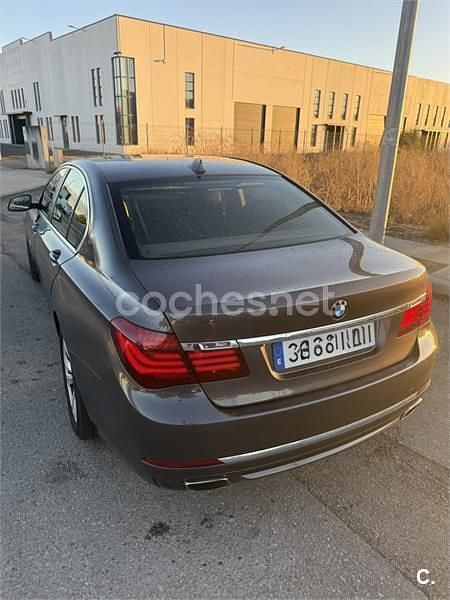 Usado BMW 740 313 HP (230 kW) 2013 Castanho Sedan