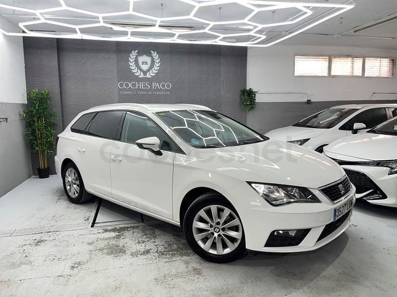Usado Seat Leon Style 130 CV (95 kW) 2020 Blanco Familiar