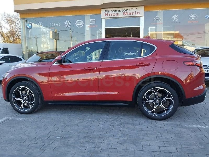 Usado Alfa Romeo Stelvio Executive 210 CV (154 kW) 2019 Rojo SUV