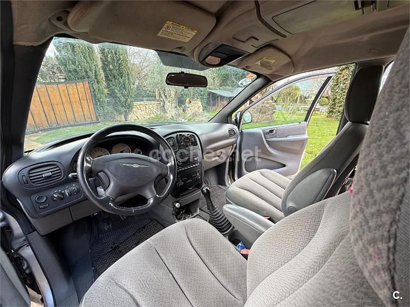 Usado Chrysler Voyager 143 CV (105 kW) 2007 Gris / plata Monovolumen