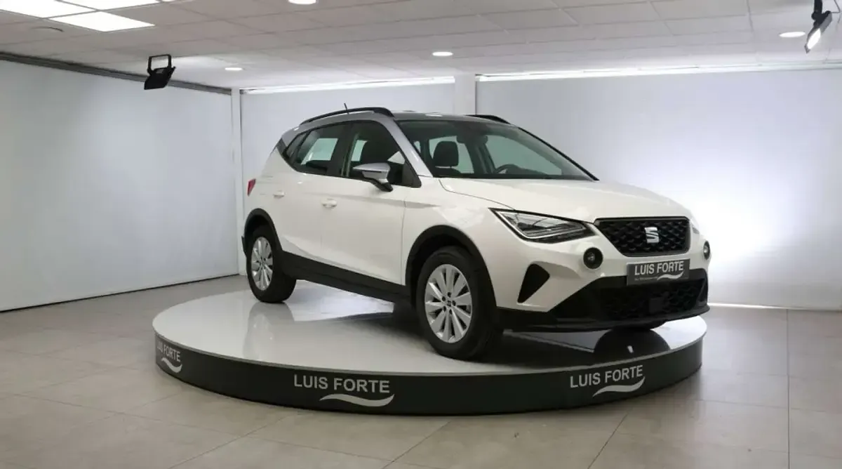 Usado Seat Arona Style 110 CV (80 kW) 2023 Blanco SUV