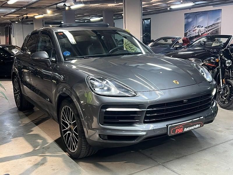 Usado Porsche Cayenne 462 CV (339 kW) 2021 Gris / plata SUV