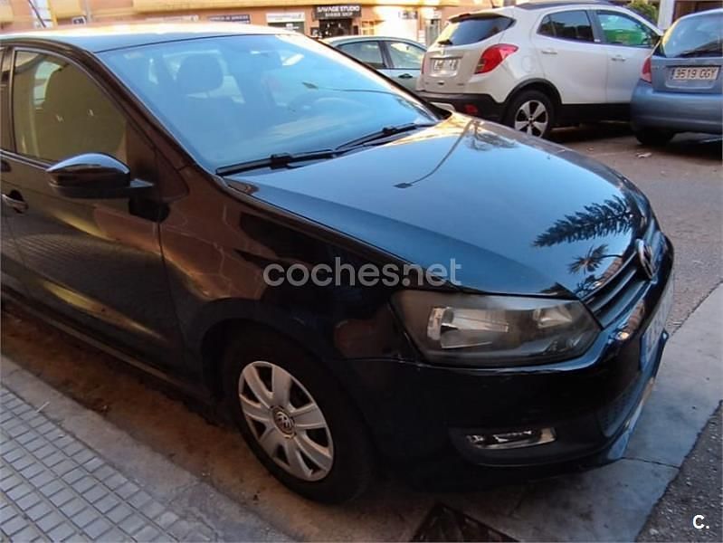 Usado VW Polo Advance 60 CV (44 kW) 2012 Negro Berlina