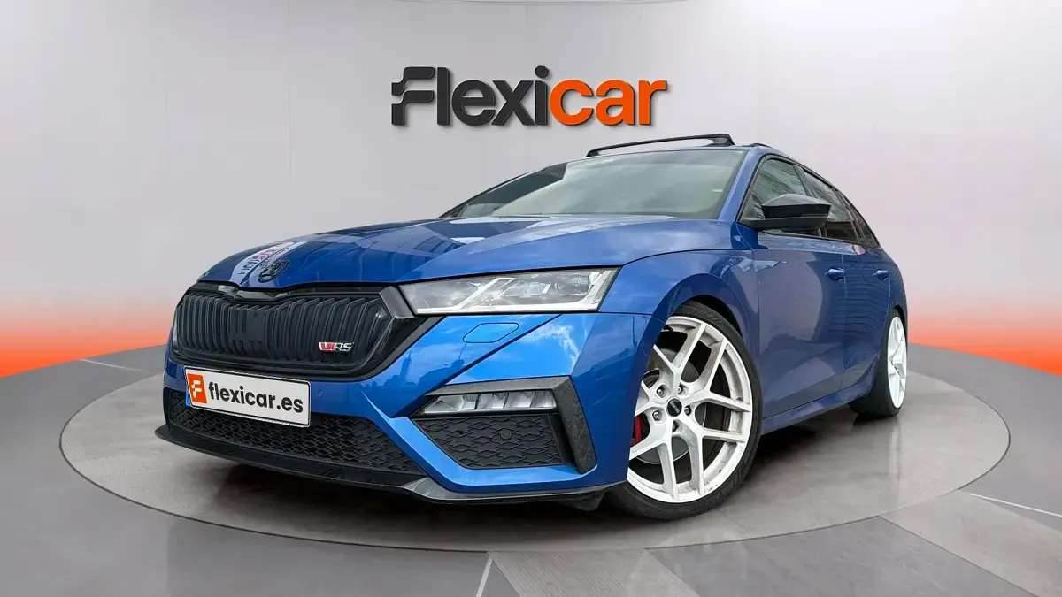 Usado Skoda Octavia RS 245 CV (180 kW) 2023 Azul Familiar