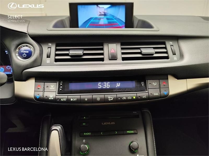 Usado Lexus CT200h Business Edition 136 CV (100 kW) 2017 Rojo Monovolumen