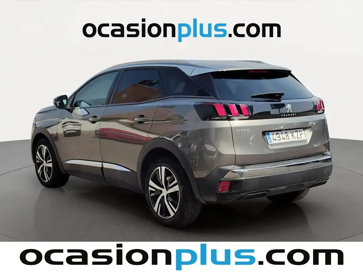 Usado Peugeot 3008 Allure 130 CV (95 kW) 2019 Gris SUV