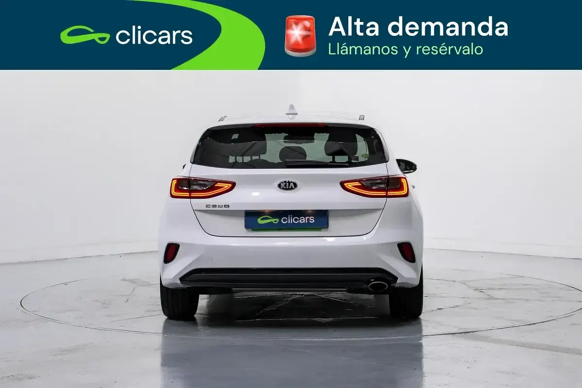 Usado Kia Ceed 100 CV (73 kW) 2019 Blanco Utilitario