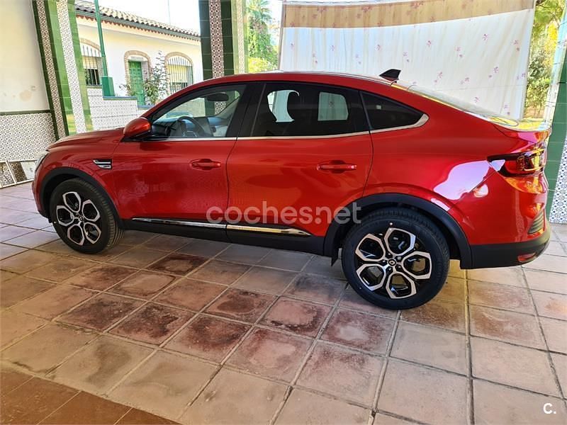 Usado Renault Arkana Equilibre 140 CV (102 kW) 2022 Rojo SUV