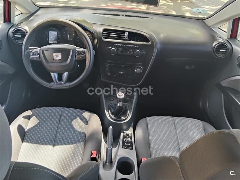 Usado Seat Leon Style 125 CV (91 kW) 2010 Rojo Utilitario