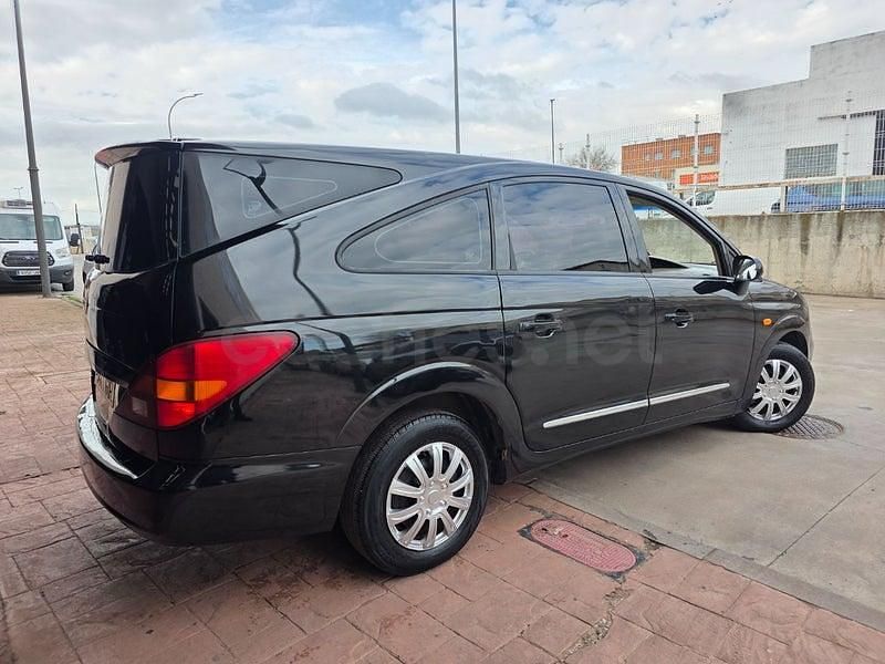 Usado Ssangyong (KGM) Rodius 165 CV (121 kW) 2010 Negro Monovolumen