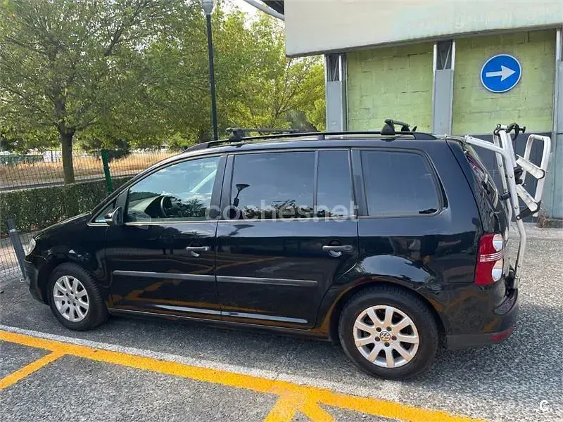 Usado VW Touran Edition 105 CV (77 kW) 2010 Negro Monovolumen