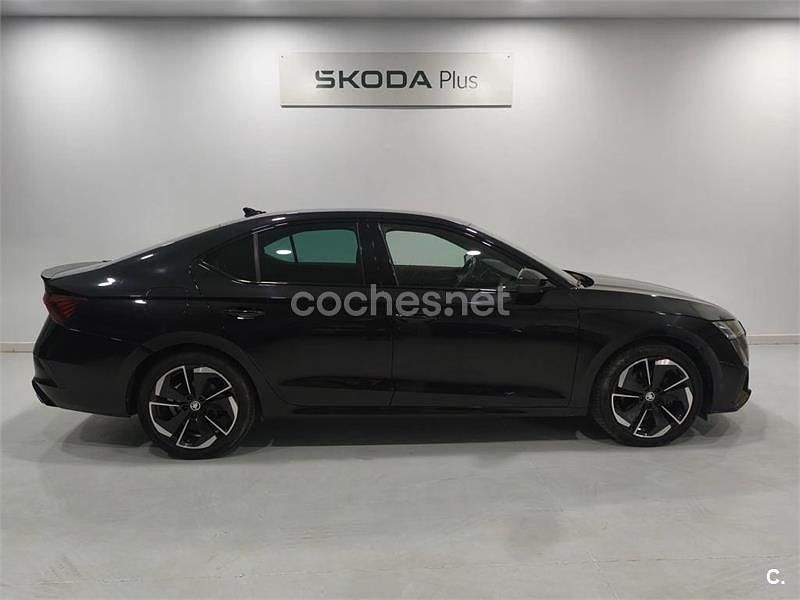Usado Skoda Octavia RS 200 CV (147 kW) 2023 Negro Berlina