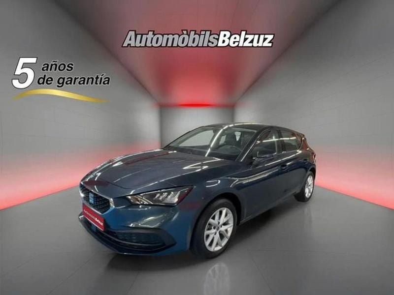 Usado Seat Leon Style 110 CV (80 kW) 2024 Gris SUV