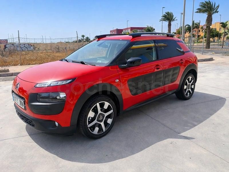 Usado Citroën C4 Feel 110 CV (80 kW) 2017 Rojo Berlina