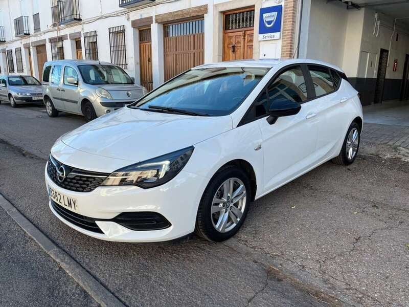 Usado Opel Astra Edition 105 CV (77 kW) 2021 Blanco Berlina