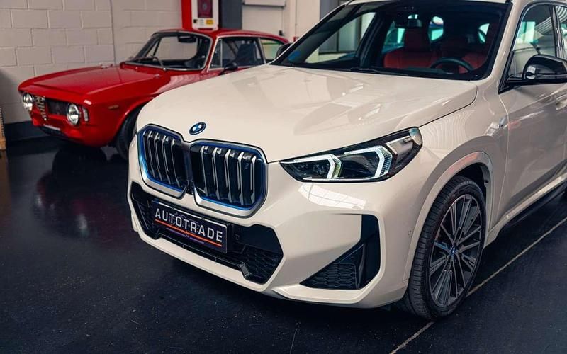 Usado BMW iX1 Comfort Edition 230 kW (313 CV) 2023 Blanco SUV