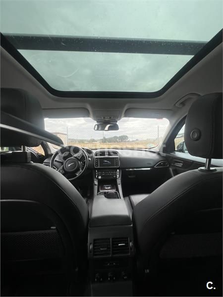 Negro Usado 2016 Jaguar F-Pace Prestige SUV | 24.900 € (Precio justo) - Imagen 1/4