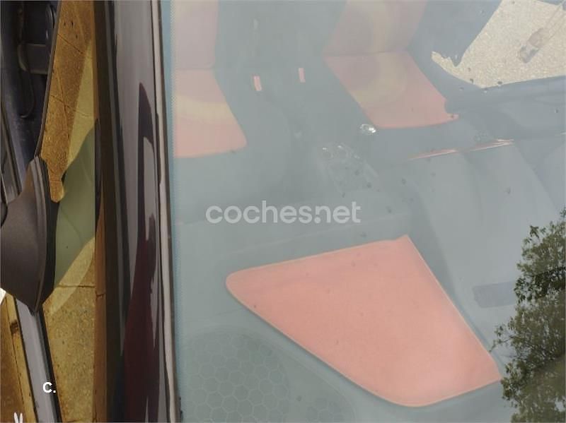 Usado Peugeot 1007 70 CV (51 kW) 2006 Negro Monovolumen