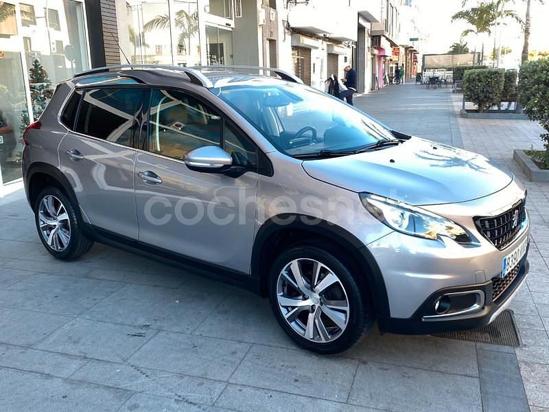 Usado Peugeot 2008 Allure 110 CV (80 kW) 2018 Gris / plata SUV