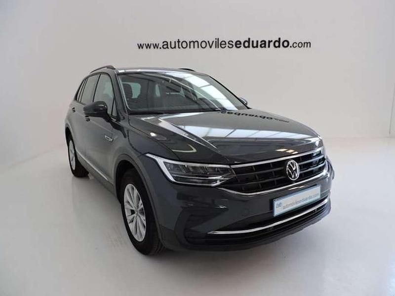 Usado VW Tiguan Life 245 CV (180 kW) 2022 Gris SUV
