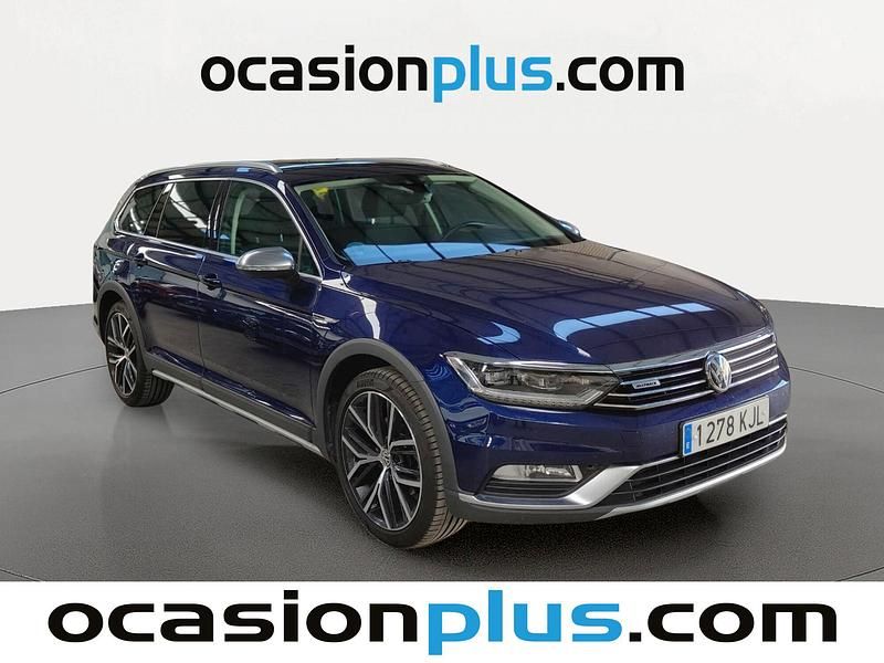 Usado VW Passat Alltrack 220 CV (161 kW) 2018 Azul Familiar