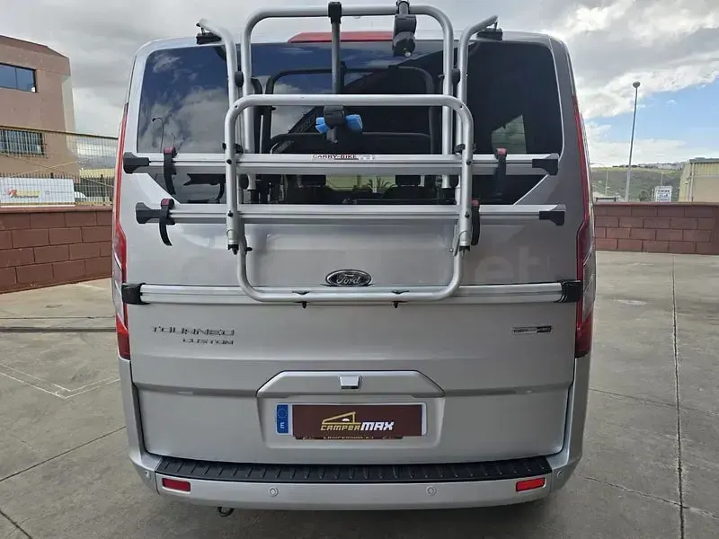 Usado Ford Tourneo Active 185 CV (136 kW) 2020 Gris / plata Monovolumen