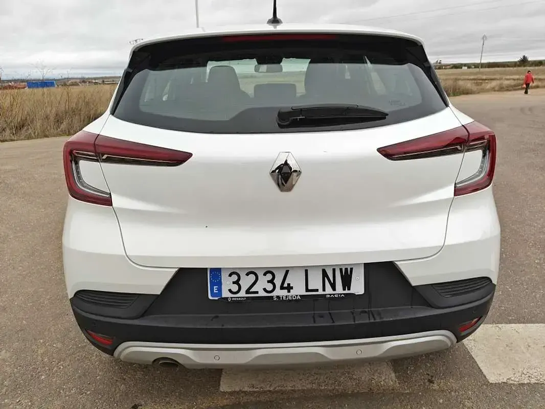 Usado Renault Captur Intens 101 CV (74 kW) 2021 Blanco SUV
