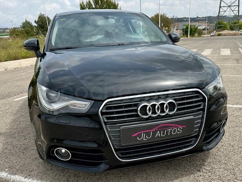 Usado Audi A1 Attraction 86 CV (63 kW) 2010 Negro Utilitario
