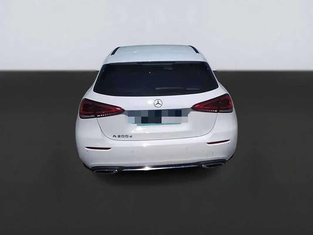 Usado Mercedes CLA200 150 CV (110 kW) 2019 Blanco Coupe