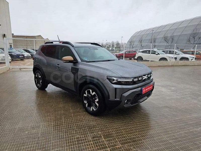 Usado Dacia Duster Extreme 130 CV (95 kW) 2025 Gris / plata SUV
