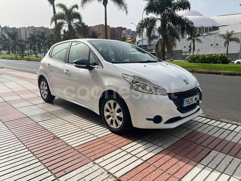 Blanco Usado 2014 Peugeot 208 Access Utilitario | 4990 € (Precio justo) - Imagen 1/4