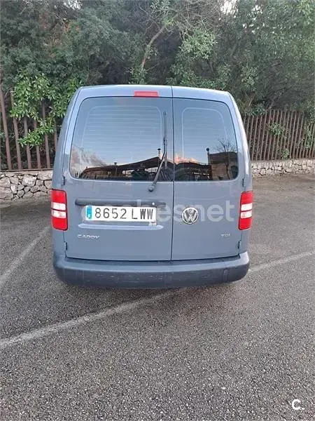 Usado VW Caddy Trendline 75 CV (55 kW) 2012 Gris / plata Monovolumen