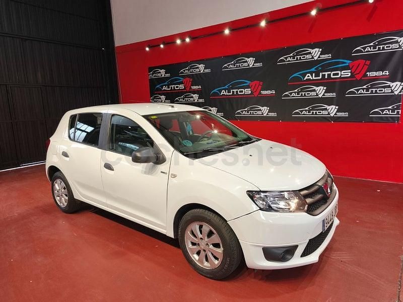 Usado Dacia Sandero Ambiance 75 CV (55 kW) 2016 Blanco Berlina
