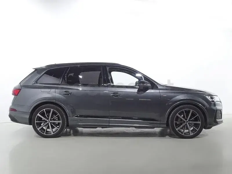 Usado Audi Q7 286 CV (210 kW) 2024 Gris / plata SUV