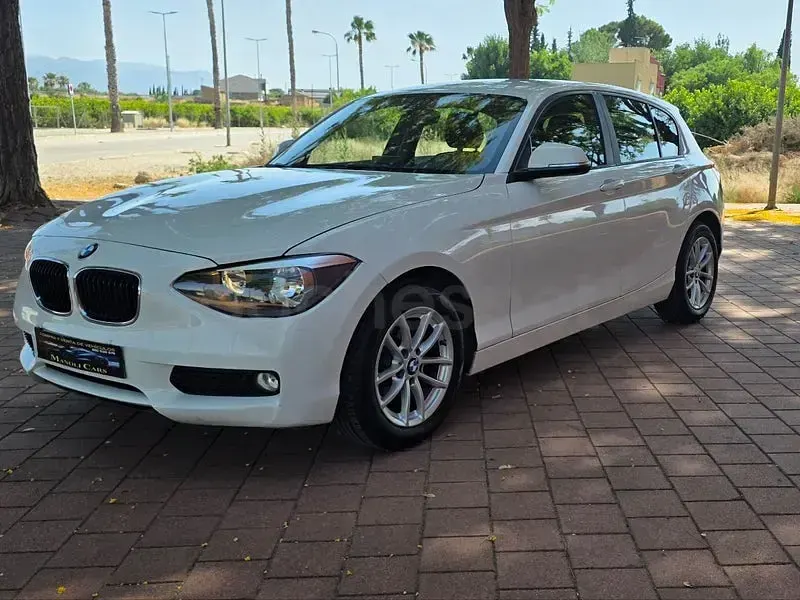 Usado BMW 116 116 CV (85 kW) 2013 Blanco Utilitario