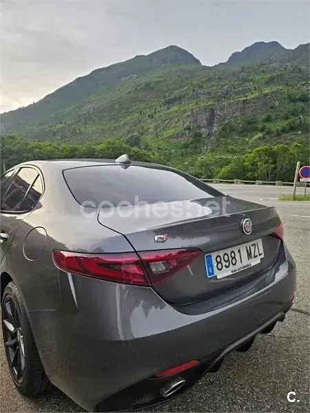 Usado Alfa Romeo Giulia Veloce 280 CV (205 kW) 2019 Gris / plata Berlina