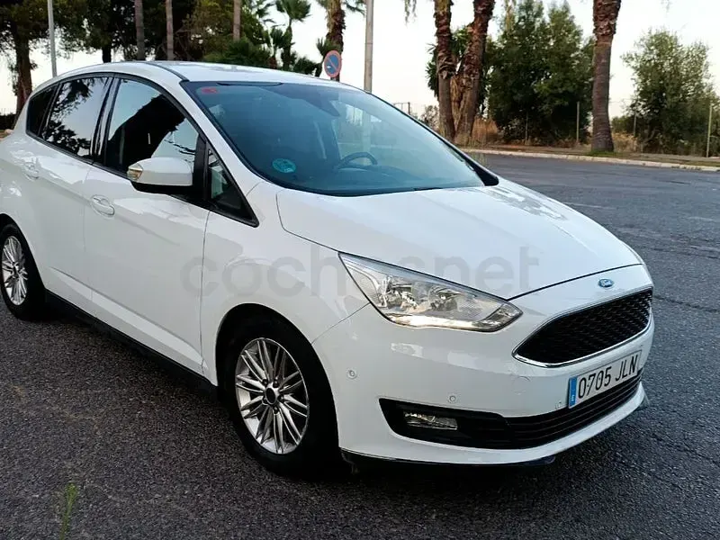 Usado Ford C-MAX Trend 100 CV (73 kW) 2015 Blanco Monovolumen