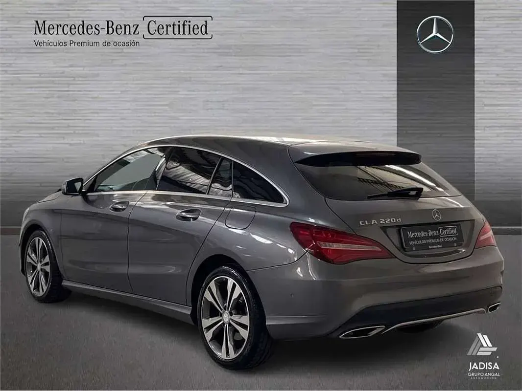 Usado Mercedes CLA200 Shooting Brake Urban 136 CV (100 kW) 2017 Familiar