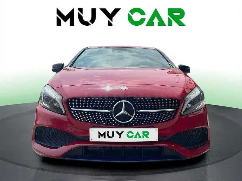 Usado Mercedes A180 AMG line 122 CV (89 kW) 2015 Rojo Utilitario
