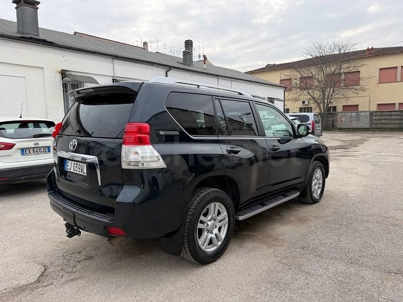 Usado Toyota Land Cruiser 190 CV (139 kW) 2011 Negro SUV