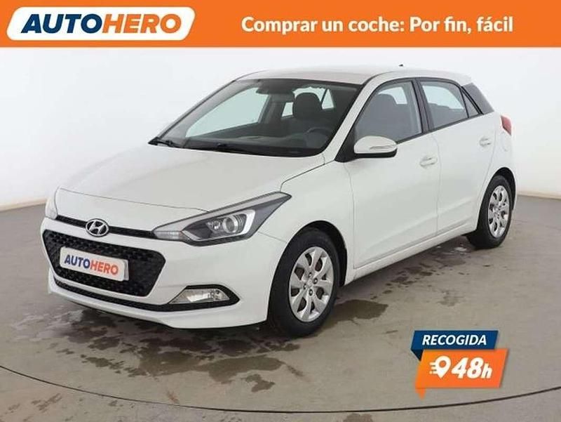 Usado Hyundai i20 84 CV (61 kW) 2015 Blanco Utilitario