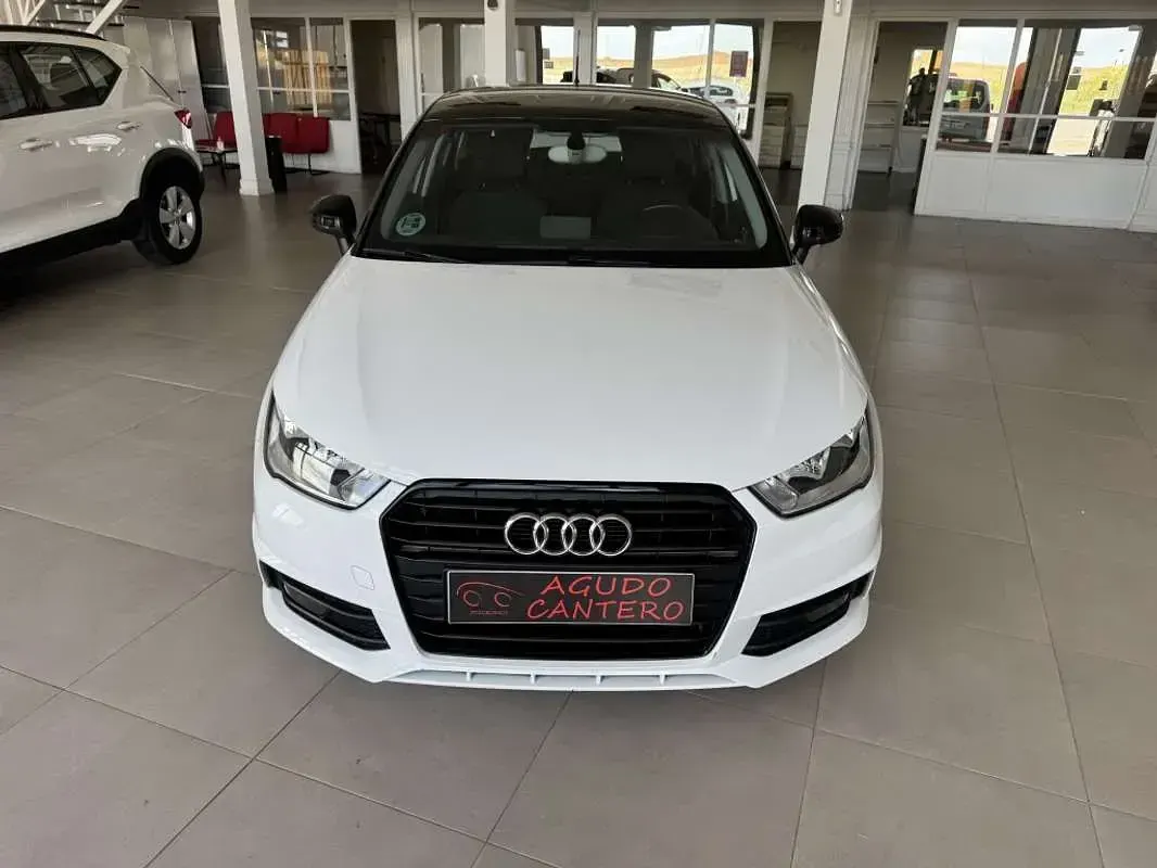 Usado Audi A1 Sportback Attraction 116 CV (85 kW) 2018 Blanco Utilitario