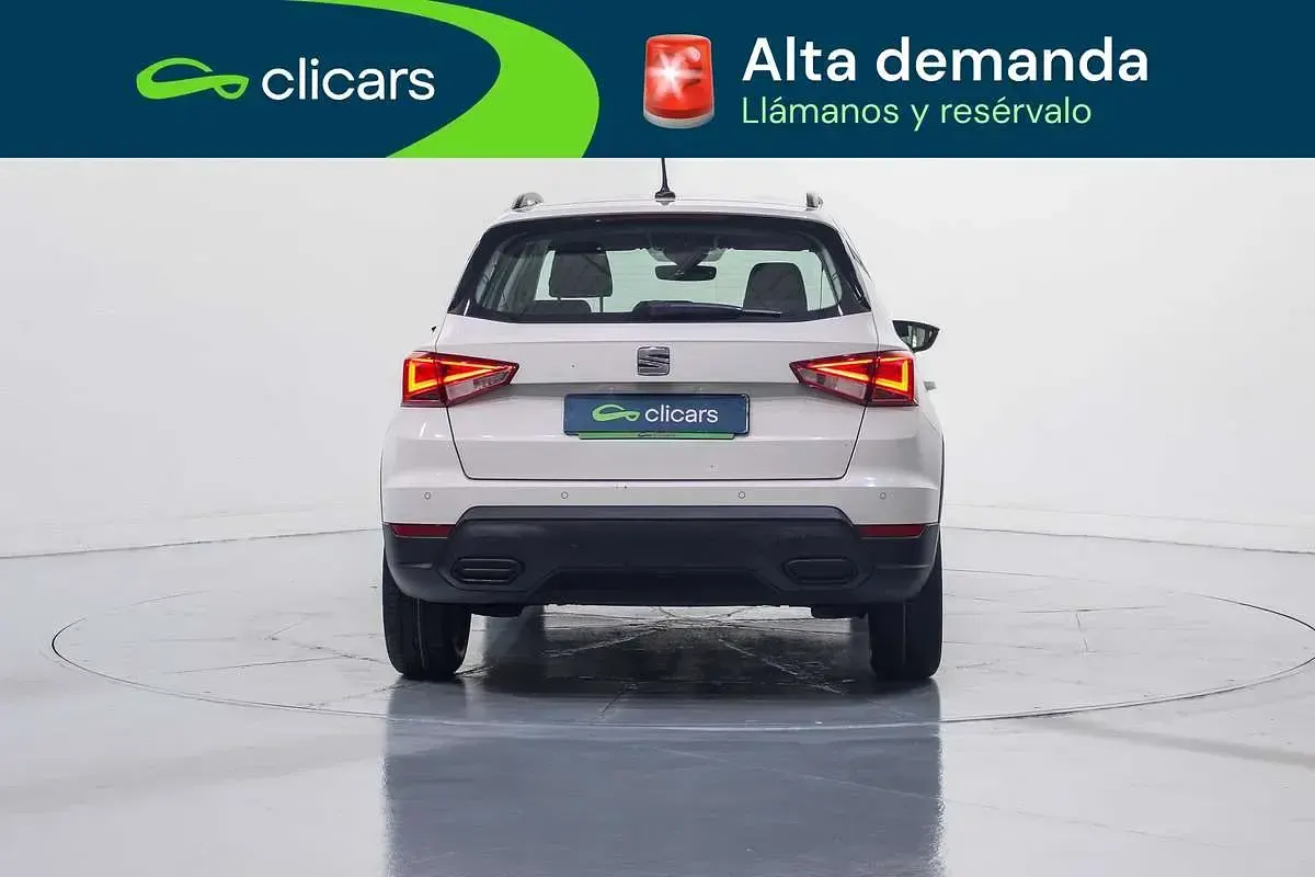 Usado Seat Arona Style 110 CV (80 kW) 2021 Blanco SUV