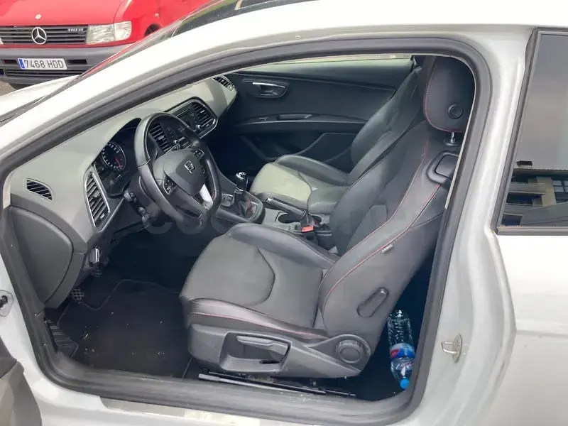 Begagnad Seat Leon FR 150 HK (110 kW) 2015 Vit Sedan