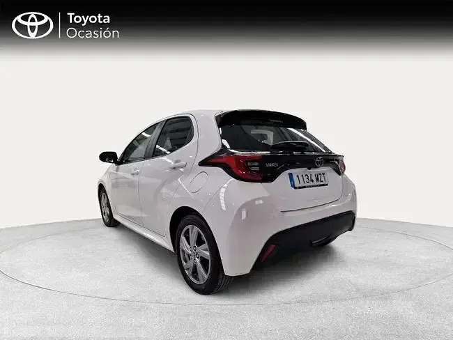 Usado Toyota Yaris Active 116 CV (85 kW) 2025 Blanco Utilitario
