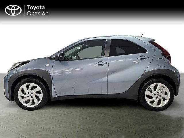 Usado Toyota Aygo X Play 72 CV (52 kW) 2024 Gris / plata SUV