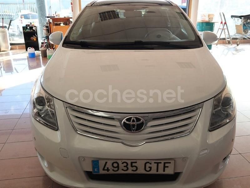 Blanco Usado 2011 Toyota Avensis Advance Familiar | 7100 € (Precio justo) - Imagen 1/4